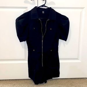 Black romper with puffed short sleeves